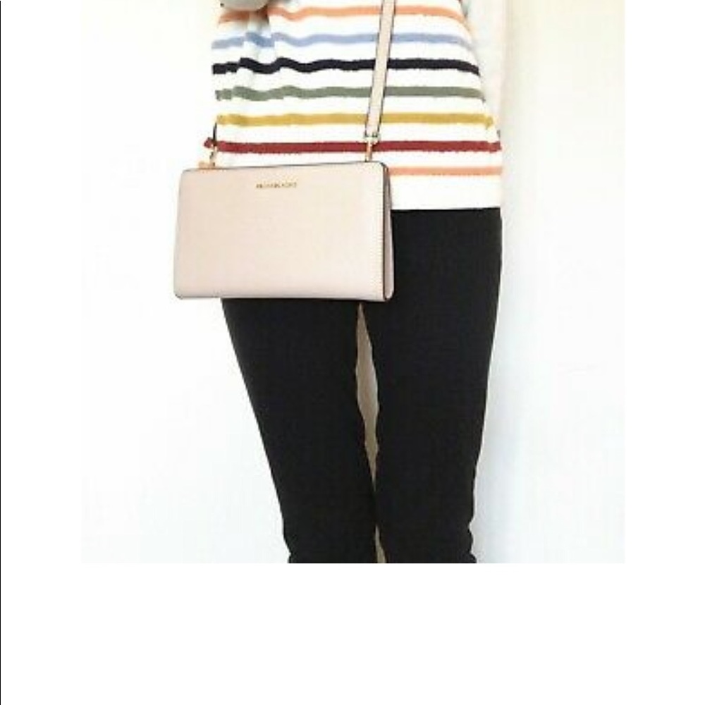 Just Like New!!!  Michael Kors Jet Set Travel Leather Crossbody